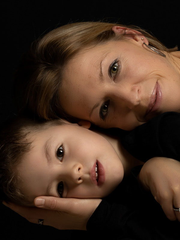 portrait-famille-maman-fils-aline-dubail-photographe-lille-marcq-en-baroeul