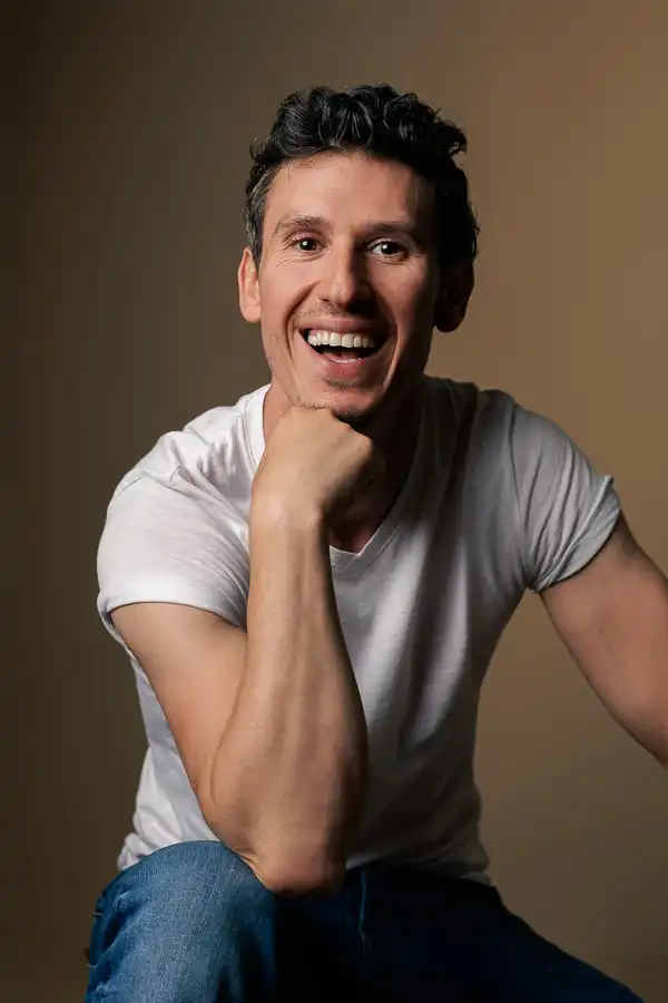 Affirme ton assurance naturelle et ton charisme Portrait d’homme à Lille séance photo confiance et prestance par Aline Dubail