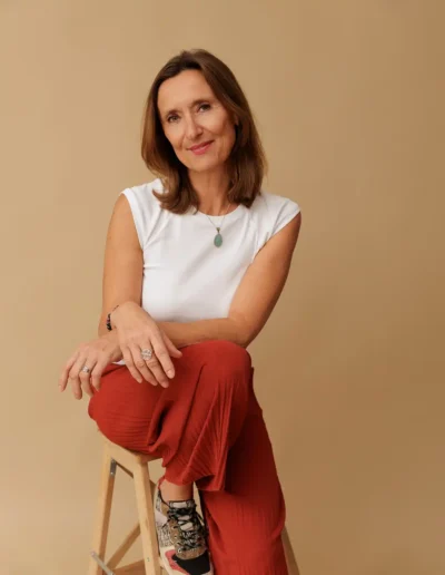 Audrey-portrait-entrepreneur-Aline-Dubail-photographe-Lille-sur-tabouret